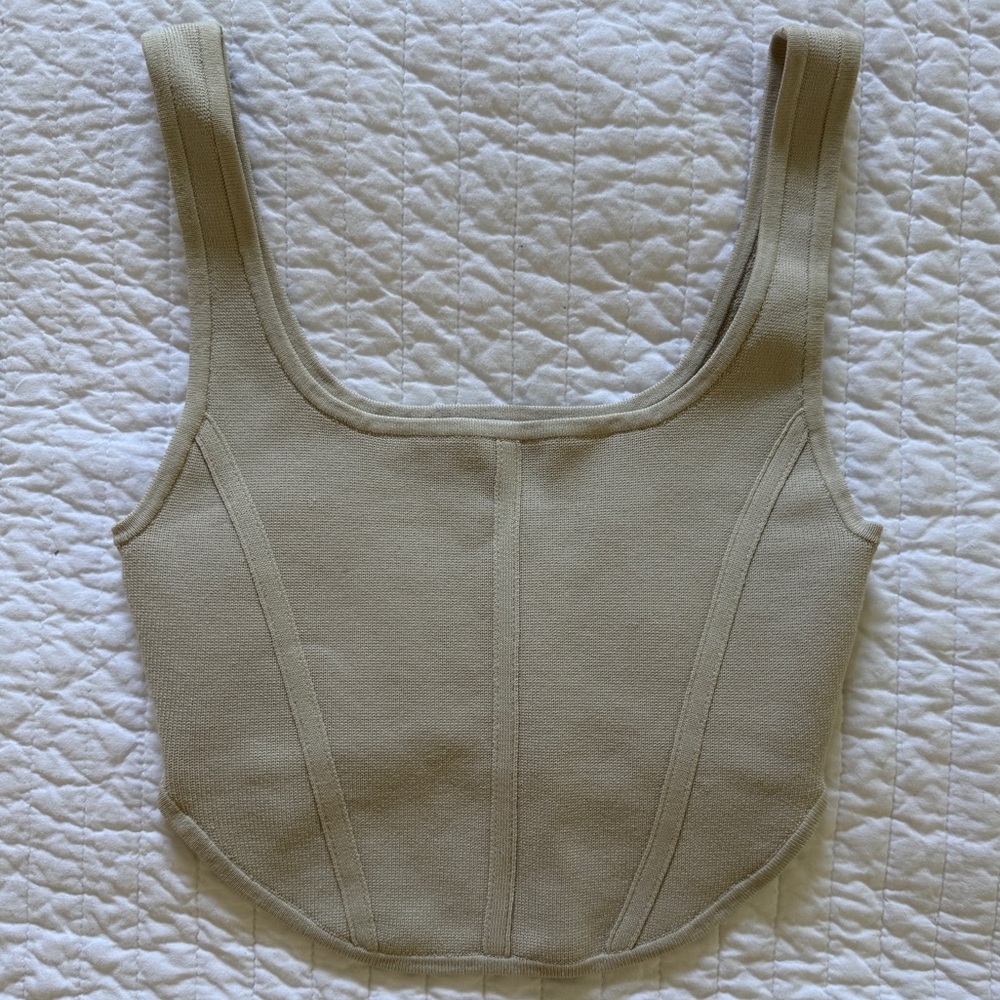 🤍 Aritzia Babaton Cropped Top